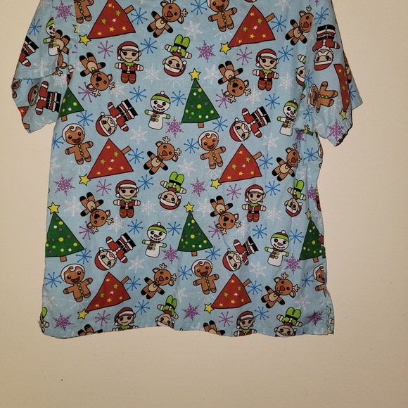 5/$15 The Scrub Co. Christmas Scrubtop 2XL - Picture 3 of 3